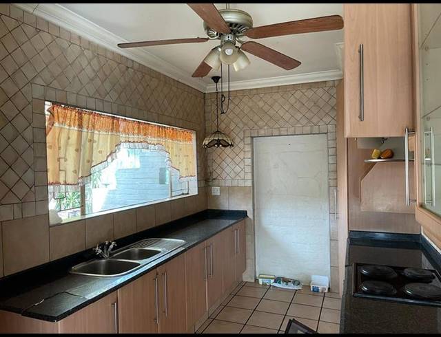8 BEDROOM HOUSE FOR SALE IN BOKSBURG
